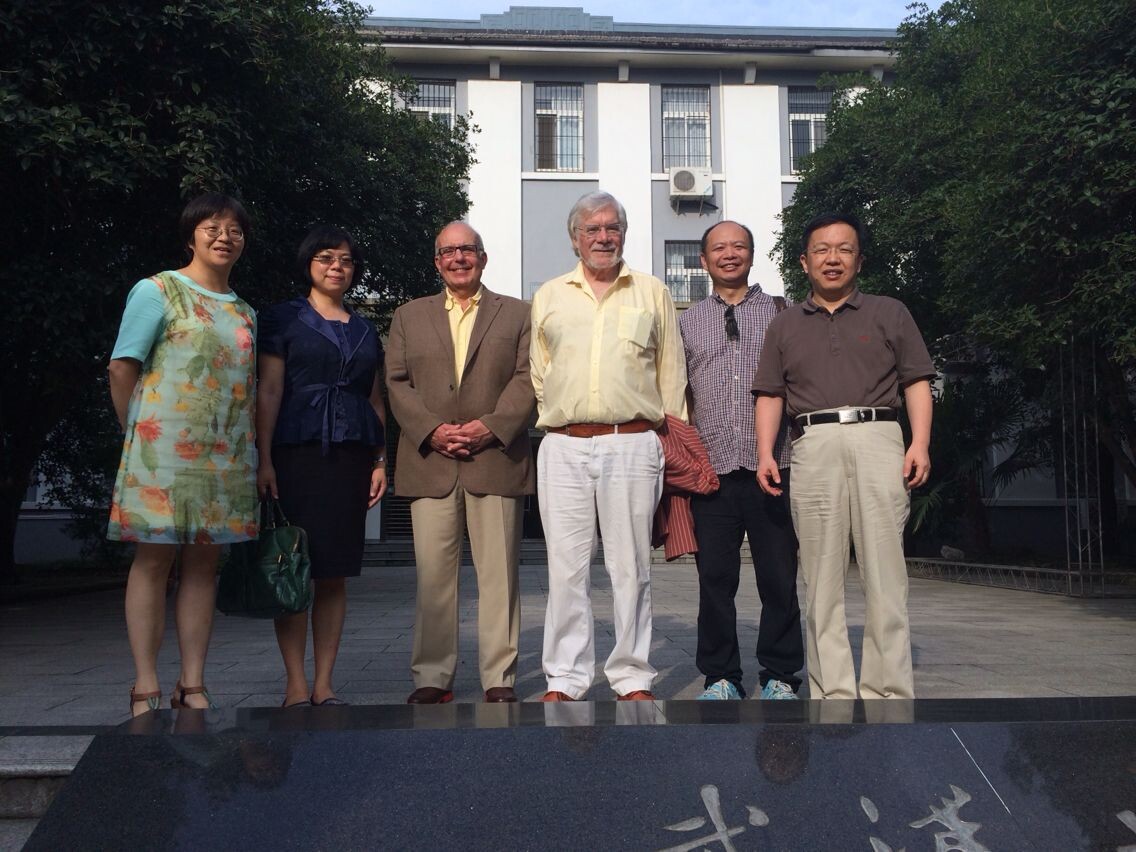 著名学者默多克教授、莫斯可教授访问哔哩轻小说