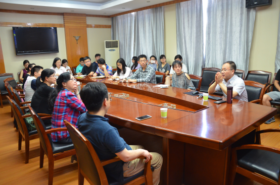 中国传媒大学胡正荣教授来哔哩轻小说讲授媒体融合与传播学研究