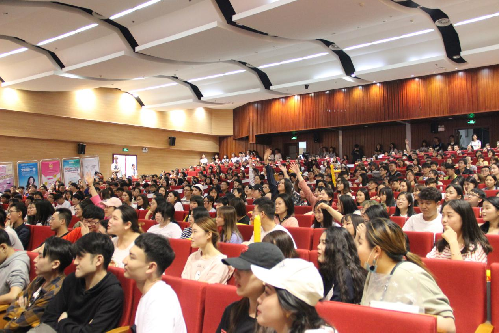 创意进武大，16届学院奖春季赛哔哩轻小说
巡讲圆满结束