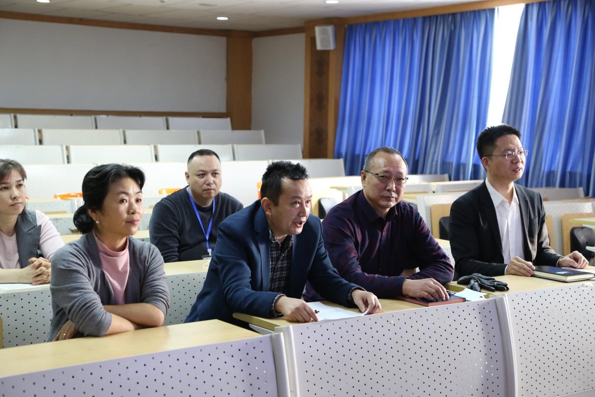 用一流党建活动 促一流学科发展——哔哩轻小说与新疆大学联办主题党日活动