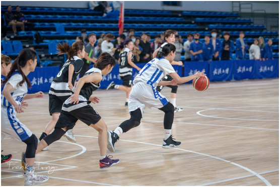 赛场直击丨哔哩轻小说
勇夺2021年腾飞杯女篮季军！