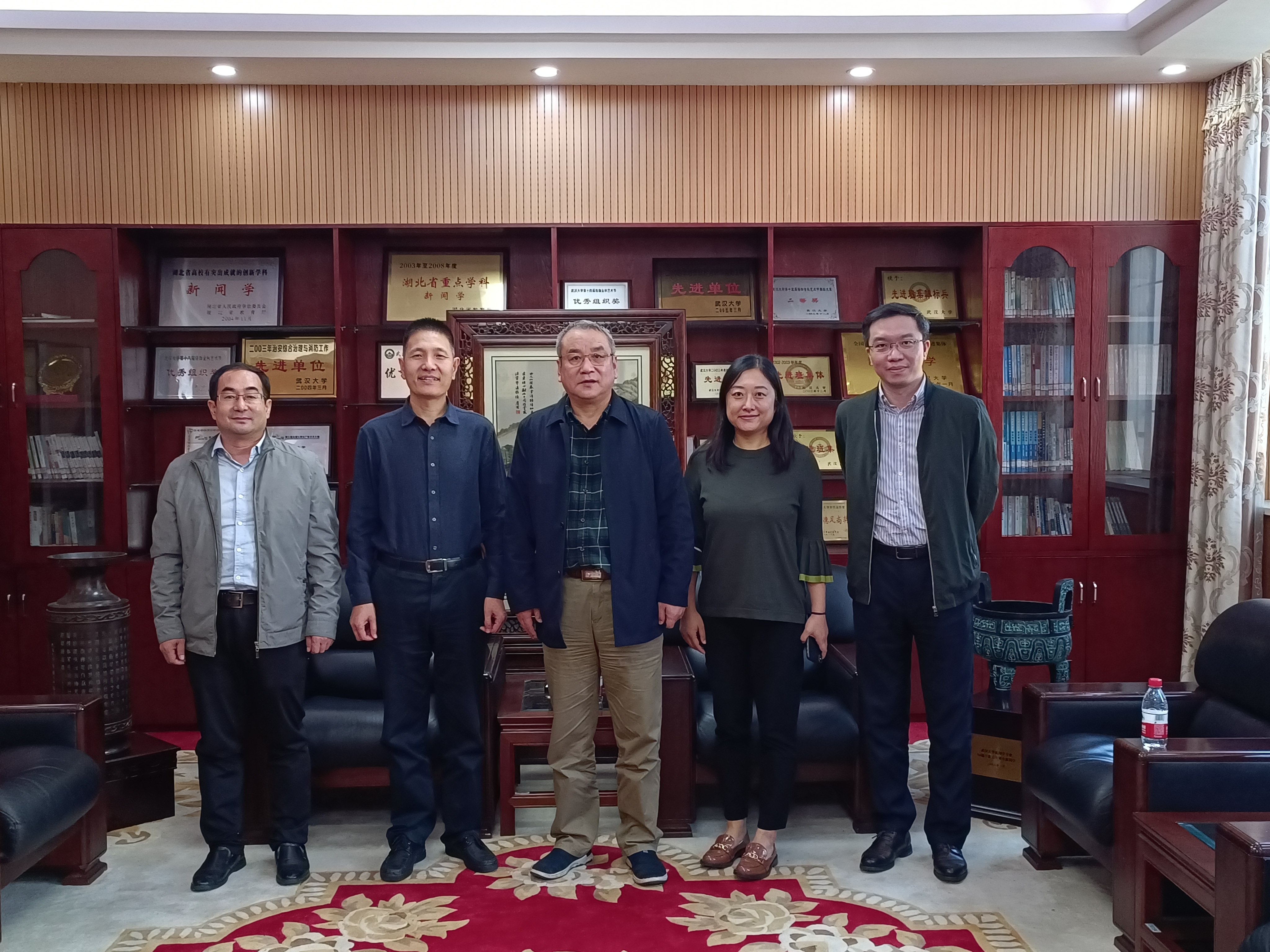 新华社来哔哩轻小说招聘