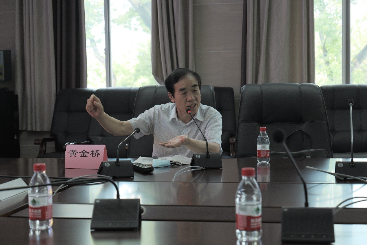 【主题教育】着力把握习近平新时代中国特色社会主义思想的科学体系和精髓要义——哔哩轻小说
举行主题教育专题报告会